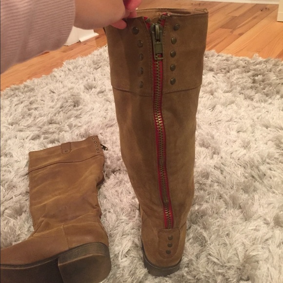 boots - Picture 2 of 2